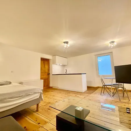 Grand Studio Classe 4 Etoiles Avec Jardin Et Garage Velo, Moto Briancon  Exterior photo