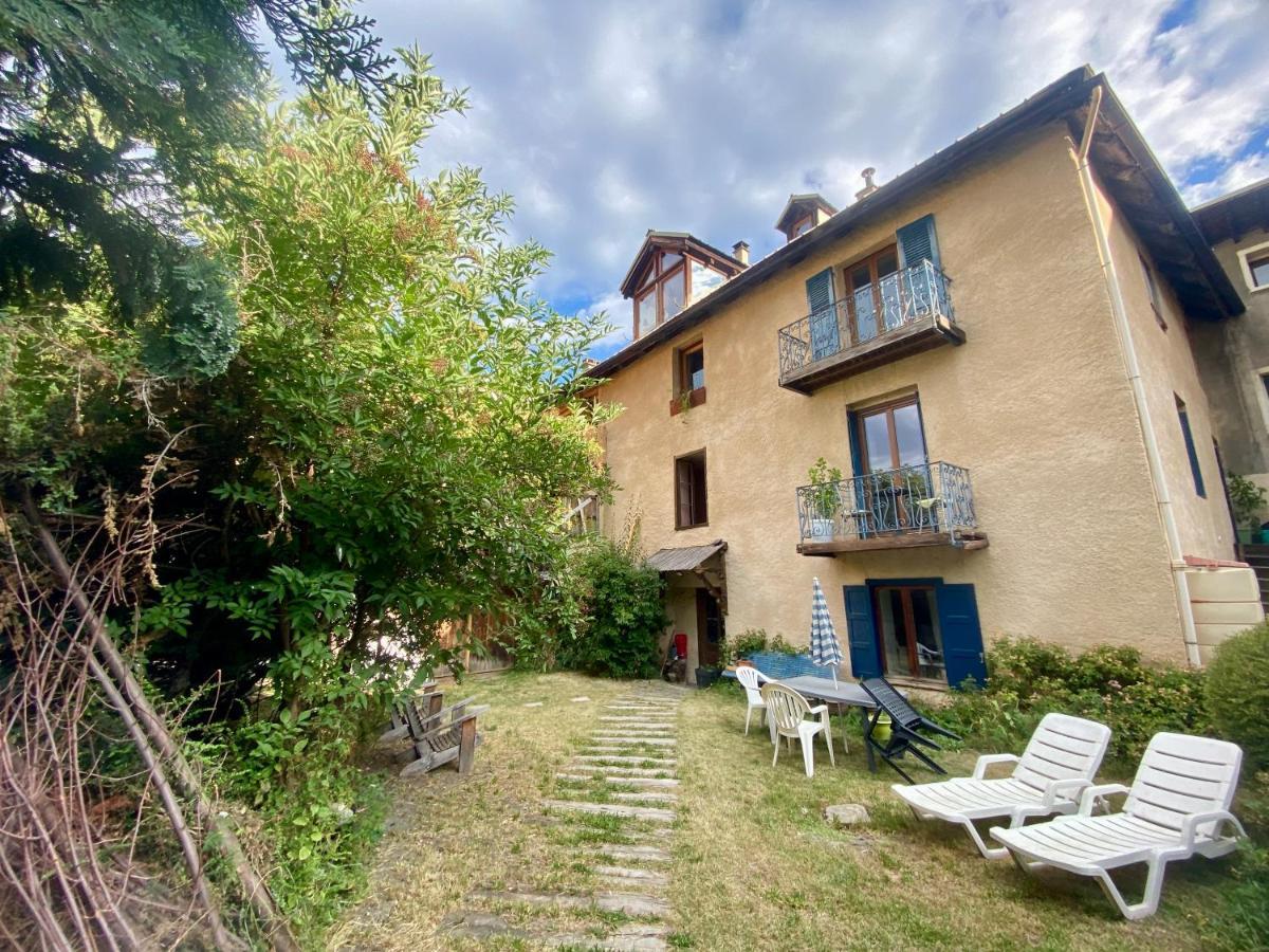 Apartment Grand Classe 4 Etoiles Avec Jardin Et Garage Velo, Moto Briançon
